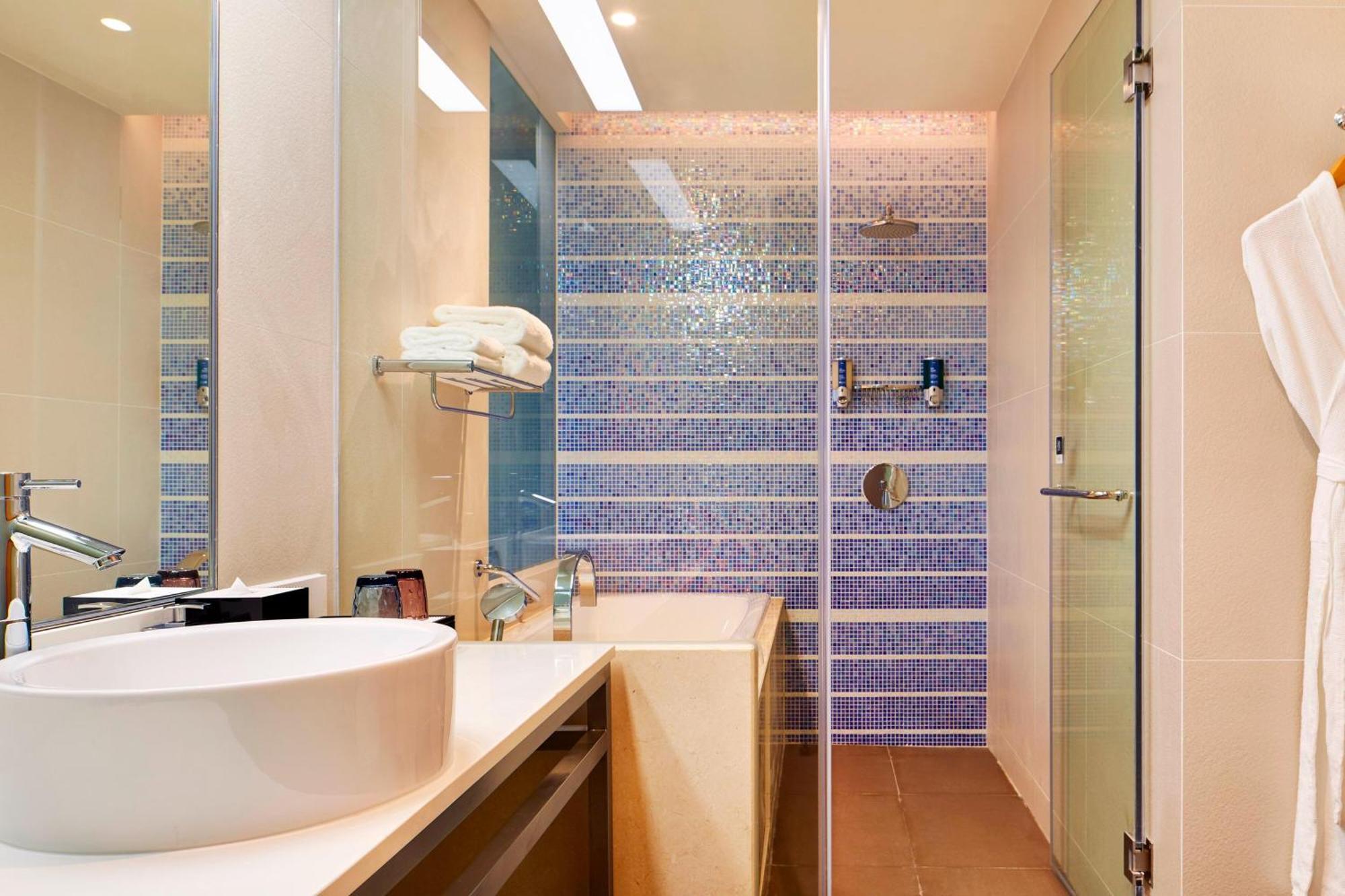 Aloft Dynamic Town Hotel Shenzhen Exterior photo